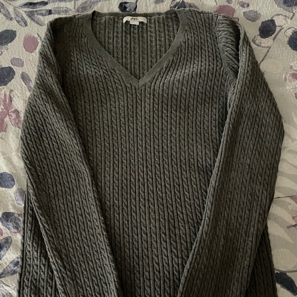 Anne Klein Sport women’s gray v-neck sweater, size Large - Picture 4 of 4